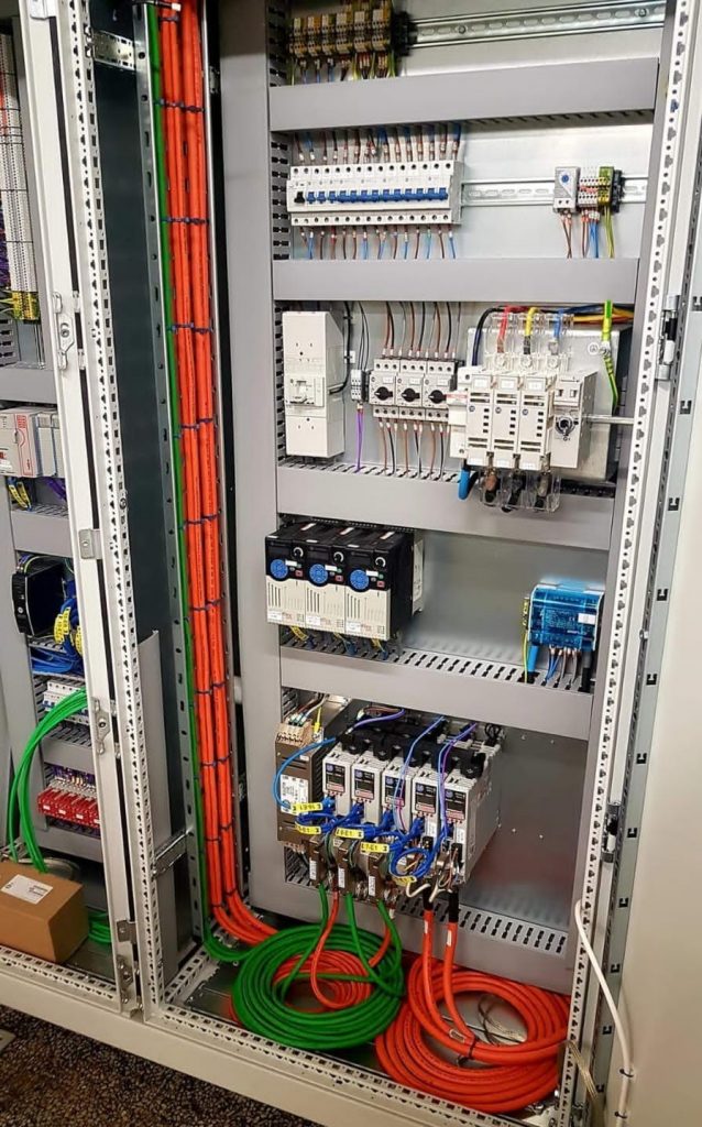 Assembly and testing of a control panel for Unilever